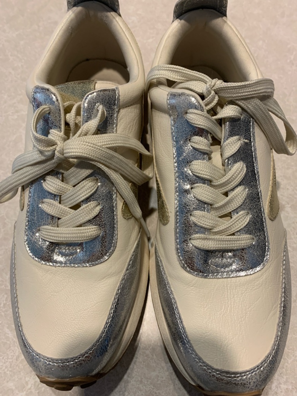 Dolce Vita Women's Cream and Silver Leather Casual Sneakers     Size 9